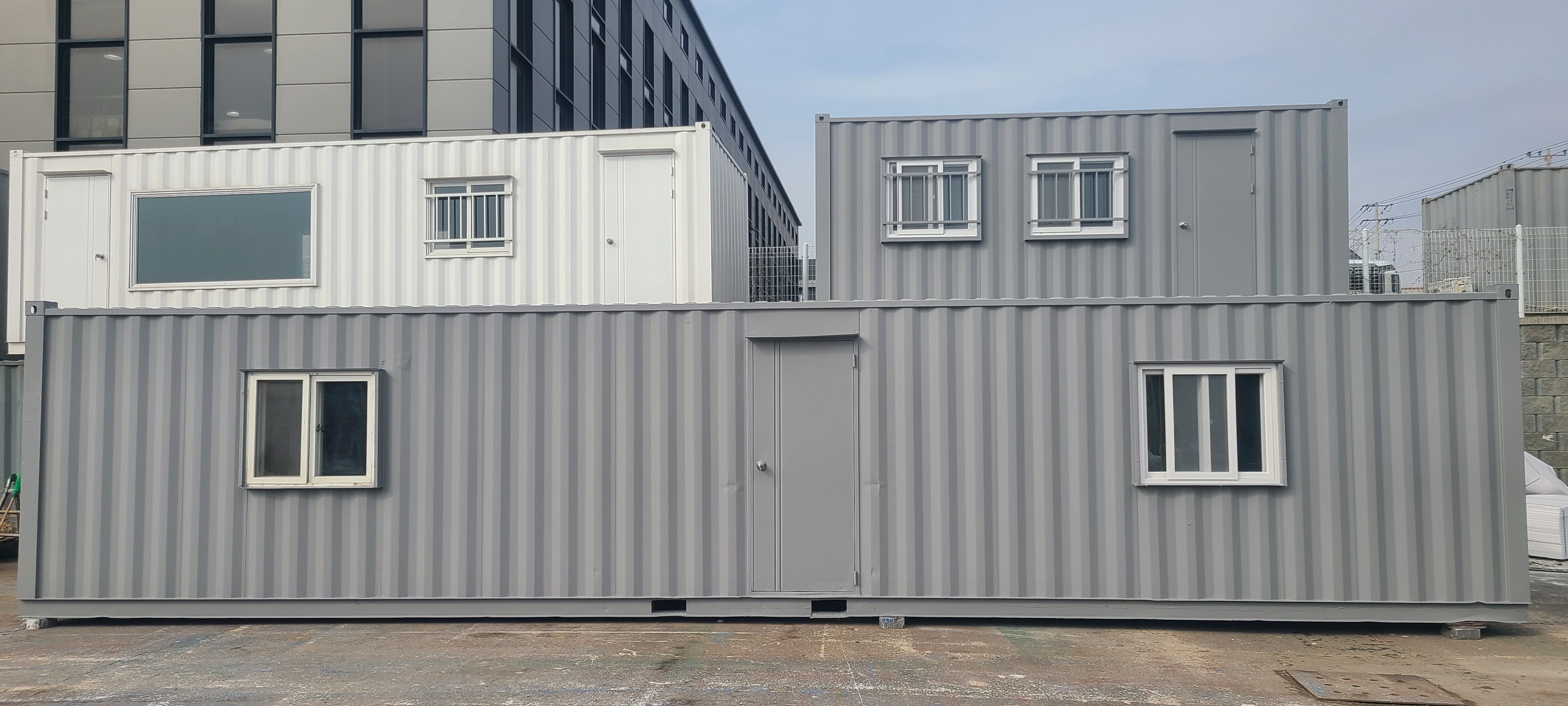 [중고] 3m x 12m 숙소용 컨테이너 (방 2개, 화장실 1개)